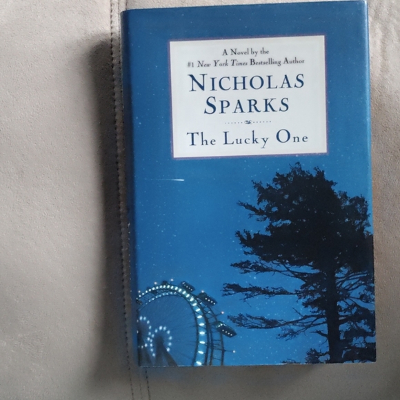 Nicholas Sparks Other - Nicholas Sparks the lucky one book